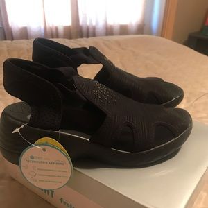 Bzees black slingback comfort sandals jewel design